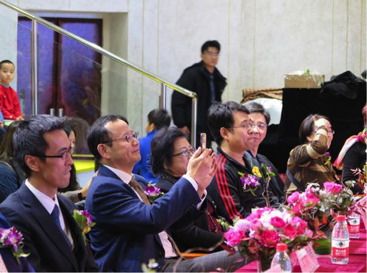 音乐之声暖寒冬 梦之城乐器捐赠爱心行动走进中国儿童中心艺术宫
