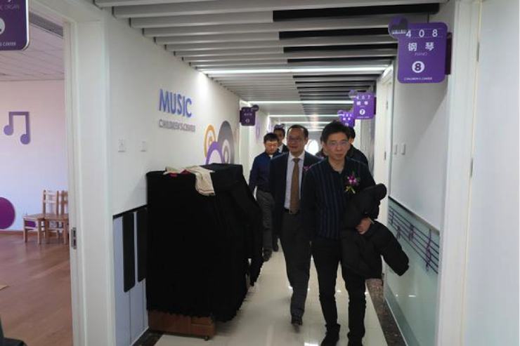 音乐之声暖寒冬 梦之城乐器捐赠爱心行动走进中国儿童中心艺术宫