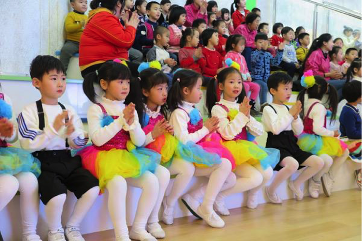 音乐之声暖寒冬 梦之城乐器捐赠爱心行动走进中国儿童中心艺术宫