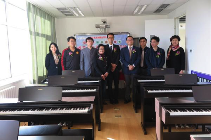 音乐之声暖寒冬 梦之城乐器捐赠爱心行动走进中国儿童中心艺术宫